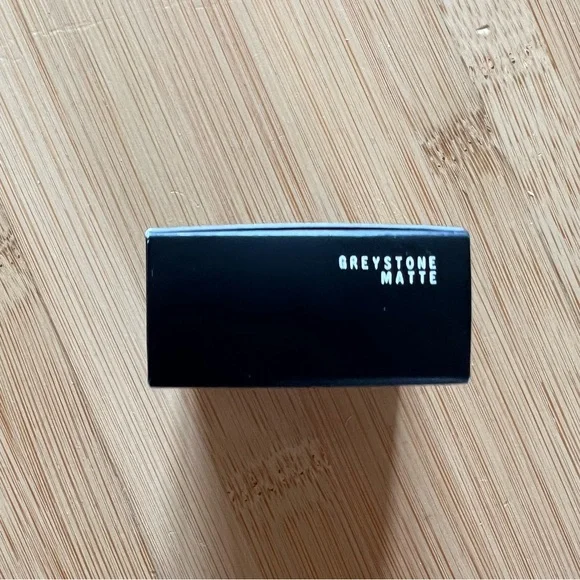 MAC eyeshadow in “greystone” matte - Picture 5 of 5